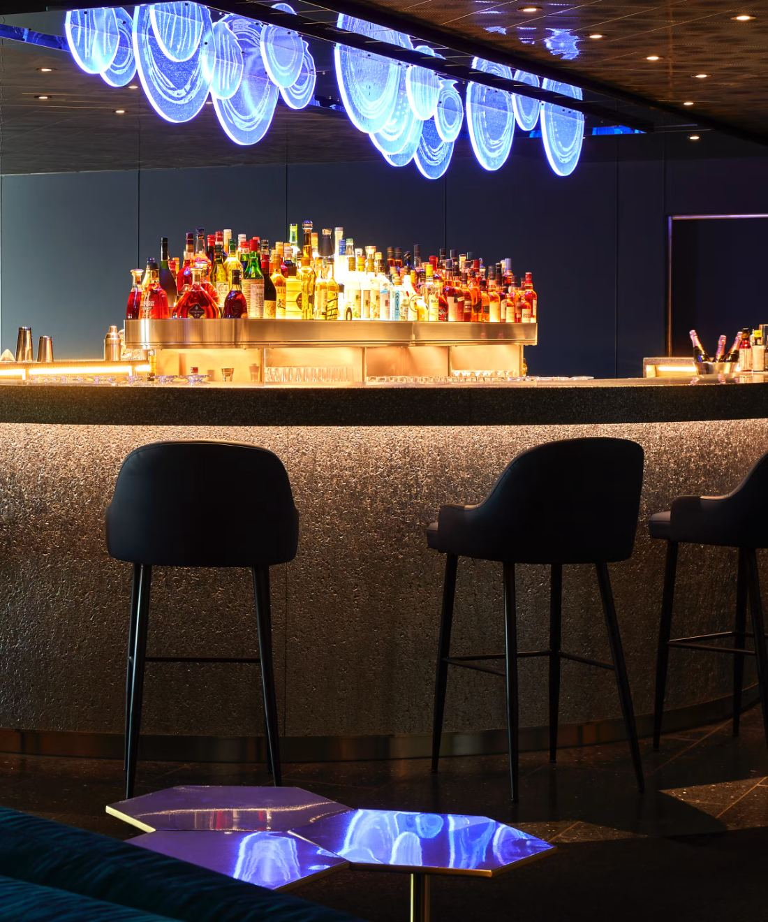 Bars & Lounges